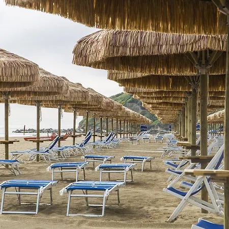 Hotel Mara 4*