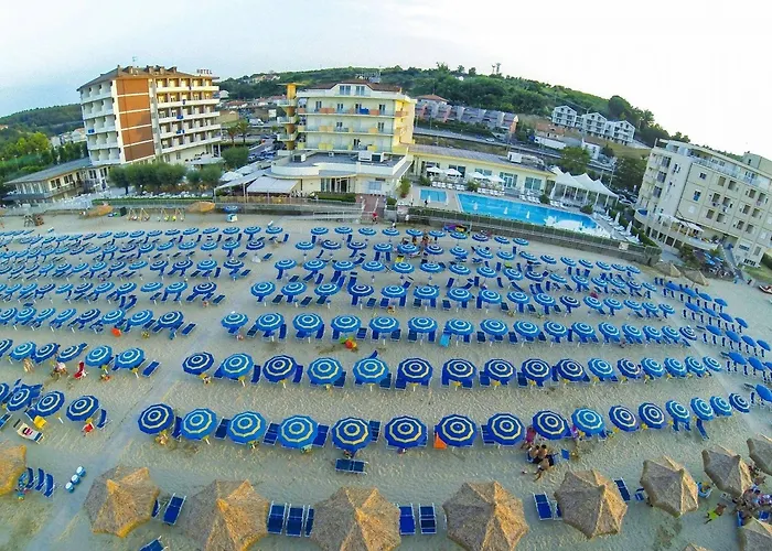 Ξενοδοχείο Mara 4*