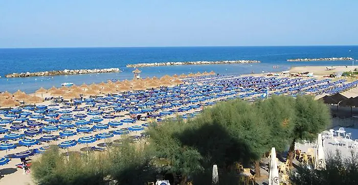 Ξενοδοχείο Mara 4*